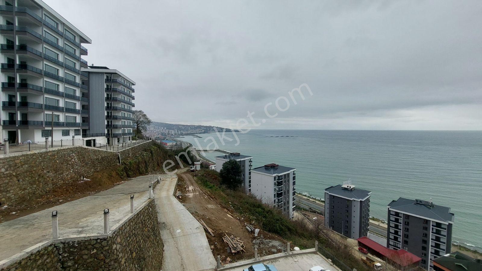 Trabzon Yomrada Eşsiz Deniz Manzaralı Eşyalı 1+1 Daire