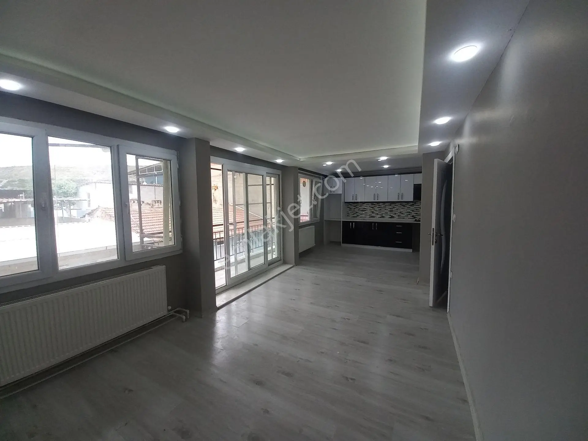 İzmir Bornova Zafer'de Kiralık 3+1 Lüks Daire