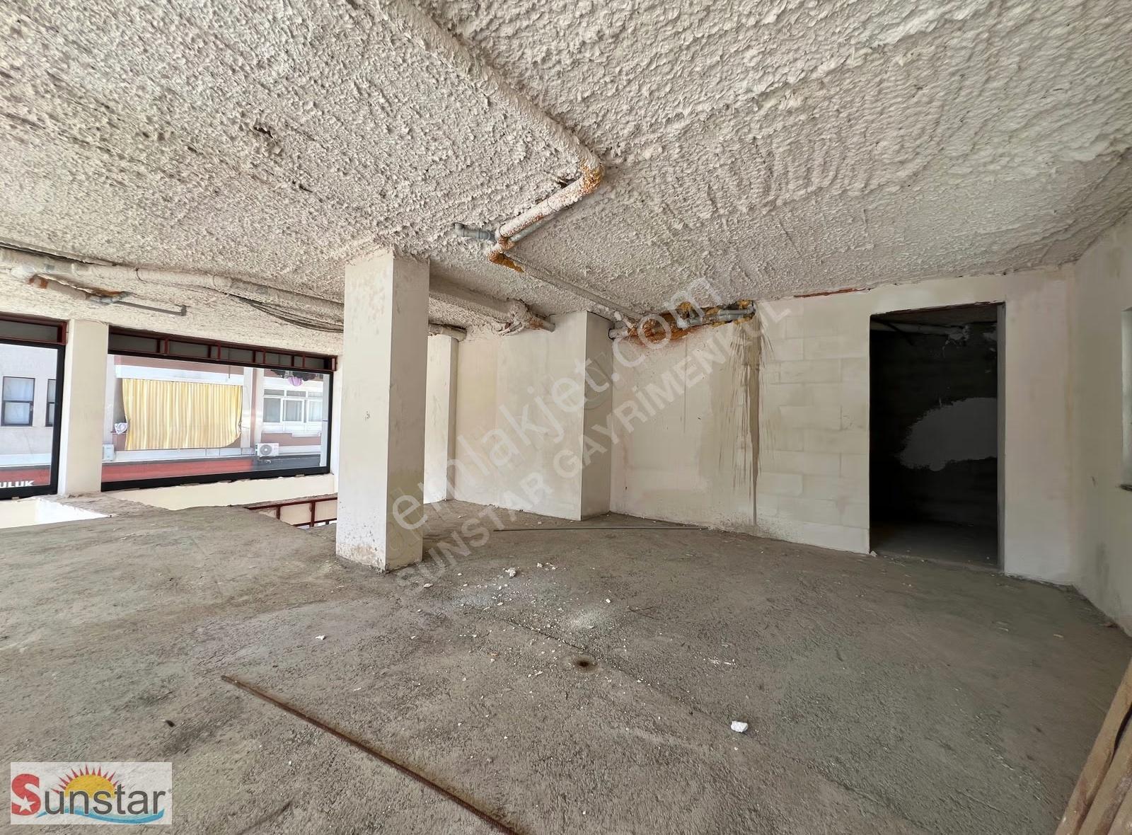 Alanya Merkezde Cuma Pazarı Otoparkı Yanı 348 M² Köşe Dükkan - Görsel 4
