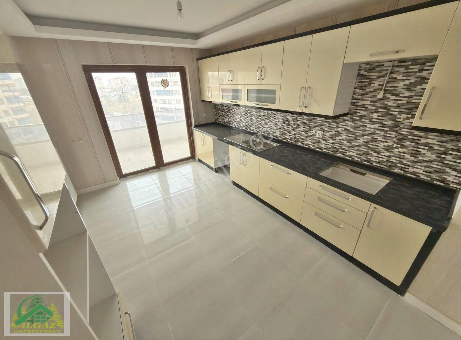 Özevler'de Metro Yakını Site İçerisinde 4+1 Manzaralı Daire ! ! - Görsel 22