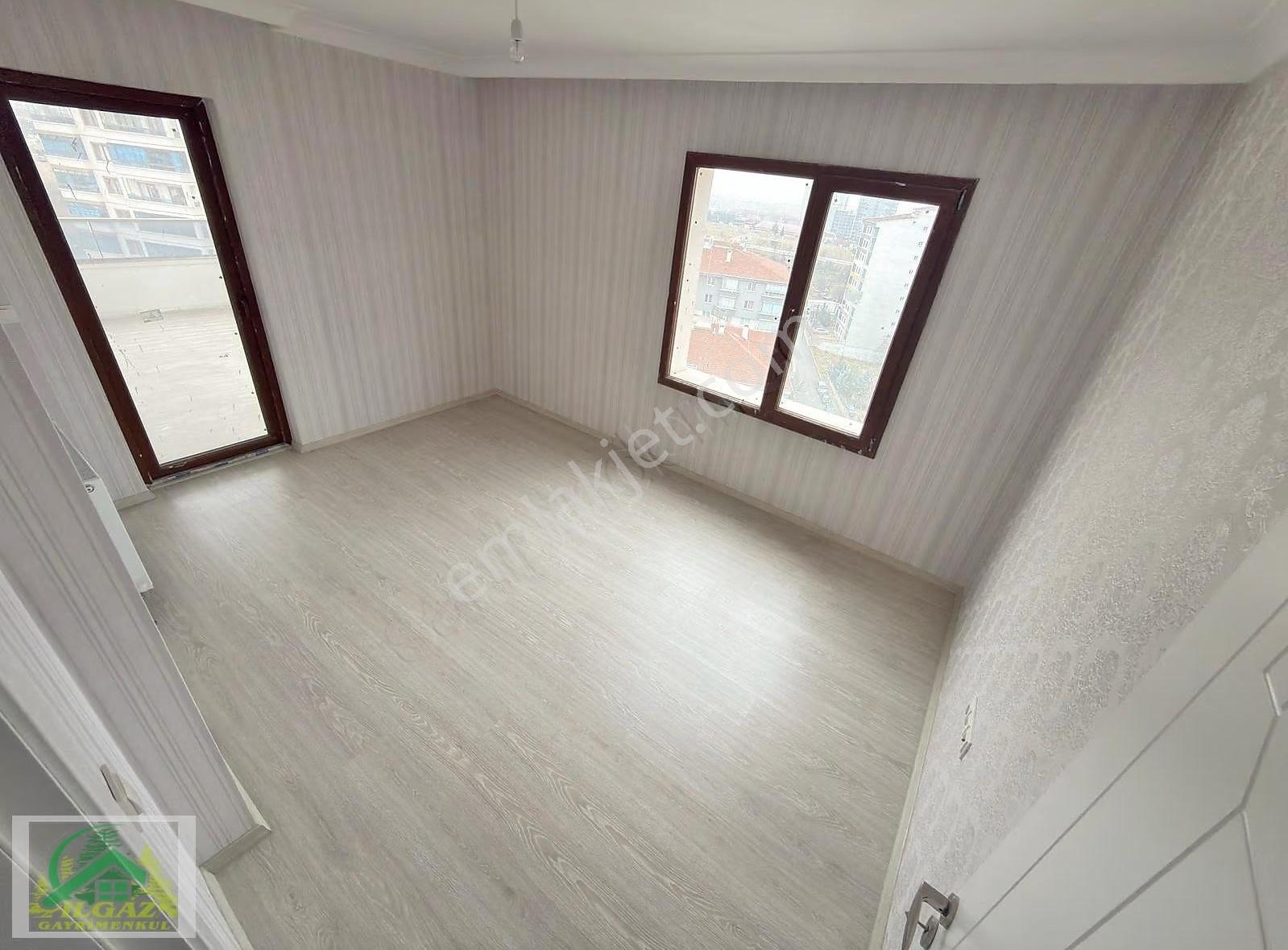 Özevler'de Metro Yakını Site İçerisinde 4+1 Manzaralı Daire ! ! - Görsel 21
