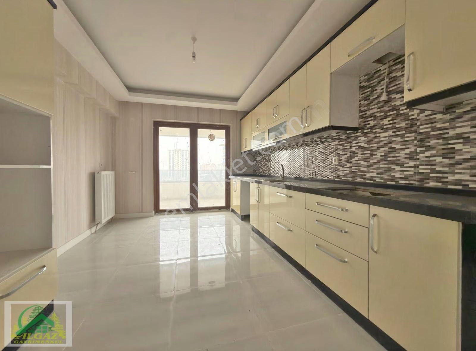 Özevler'de Metro Yakını Site İçerisinde 4+1 Manzaralı Daire ! ! - Görsel 7