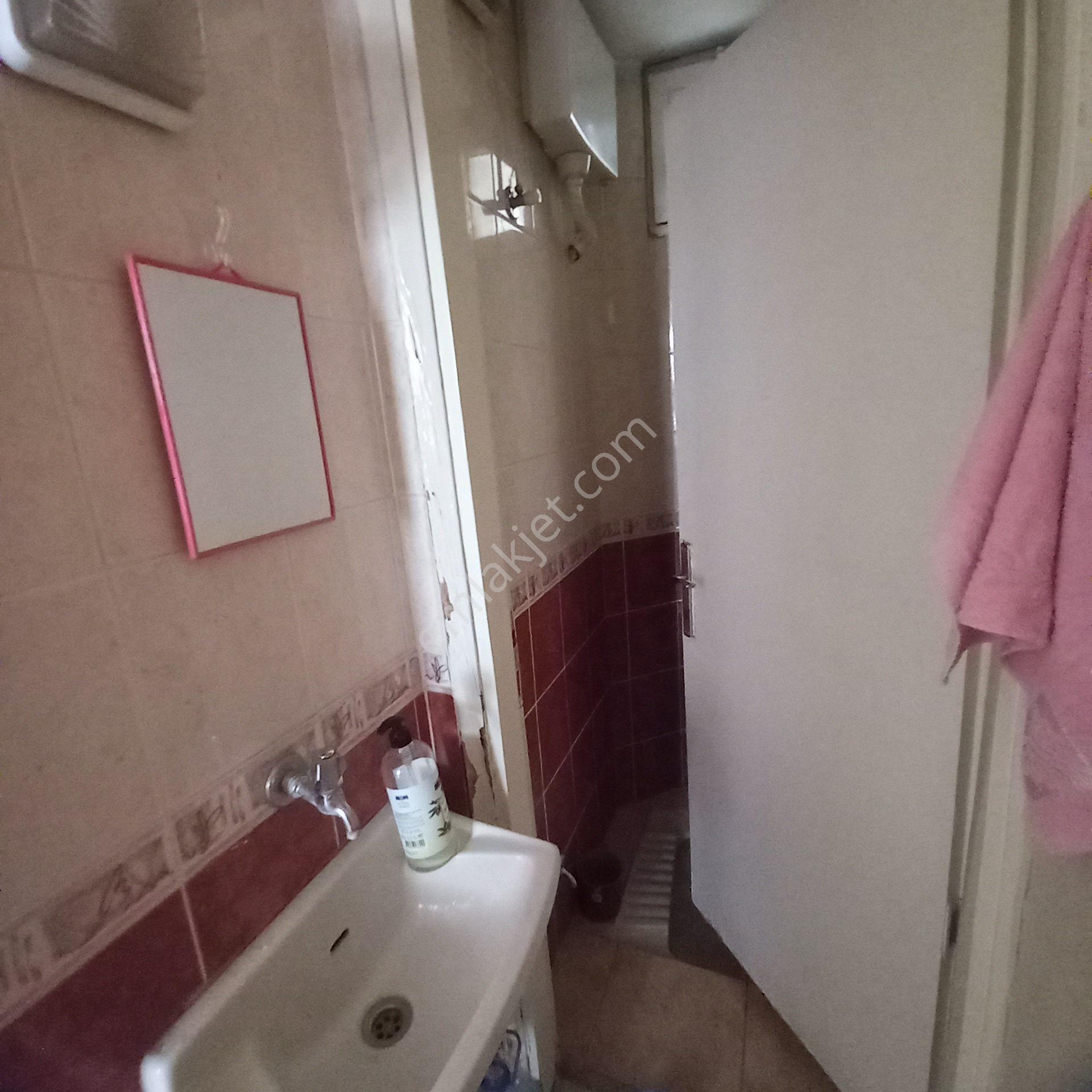 Dönertaş Emlaktan Belediye Yakını Asansörlü 3+1 Ve 3 Balkonlu Arakat Daire - Görsel 26