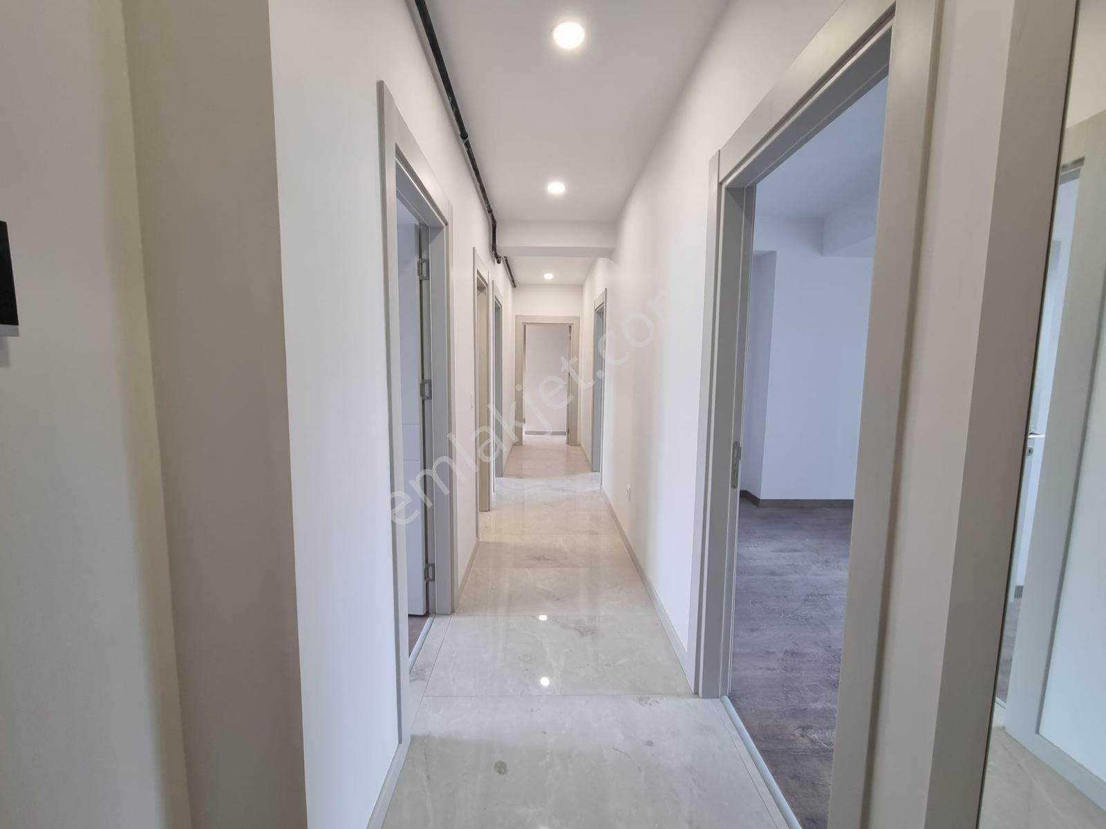 Erenköy Ethemefendi'de 100 M2 3+1 0' Binada Ebeveyn Banyo Balkon - Görsel 4