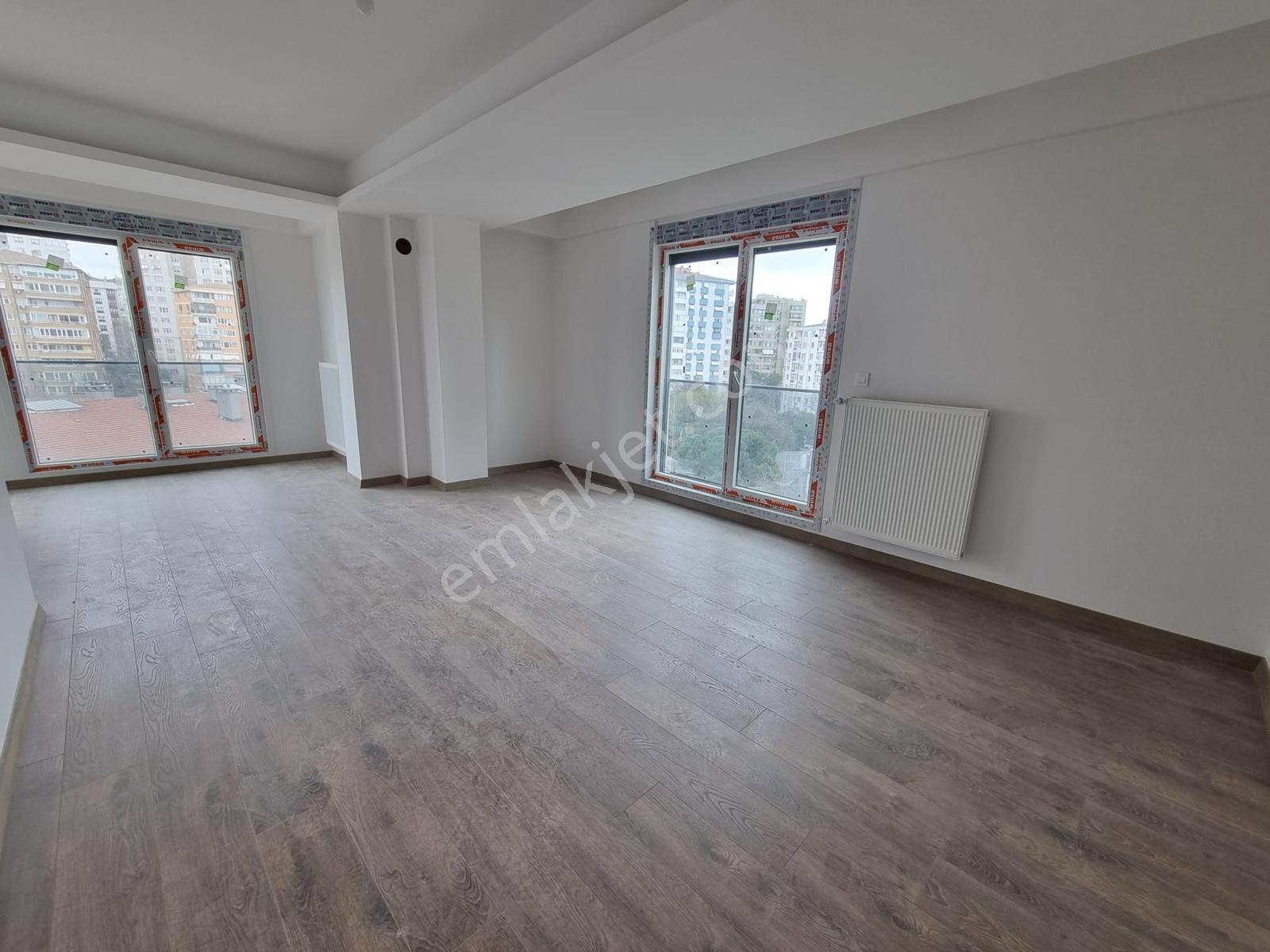 Erenköy Ethemefendi'de 100 M2 3+1 0' Binada Ebeveyn Banyo Balkon - Görsel 2