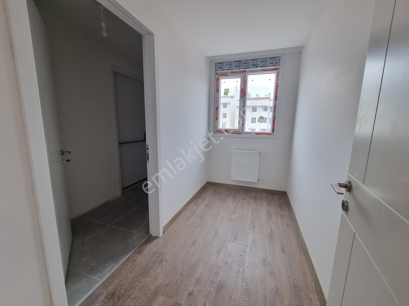 Erenköy Ethemefendi'de 100 M2 3+1 0' Binada Ebeveyn Banyo Balkon - Görsel 14