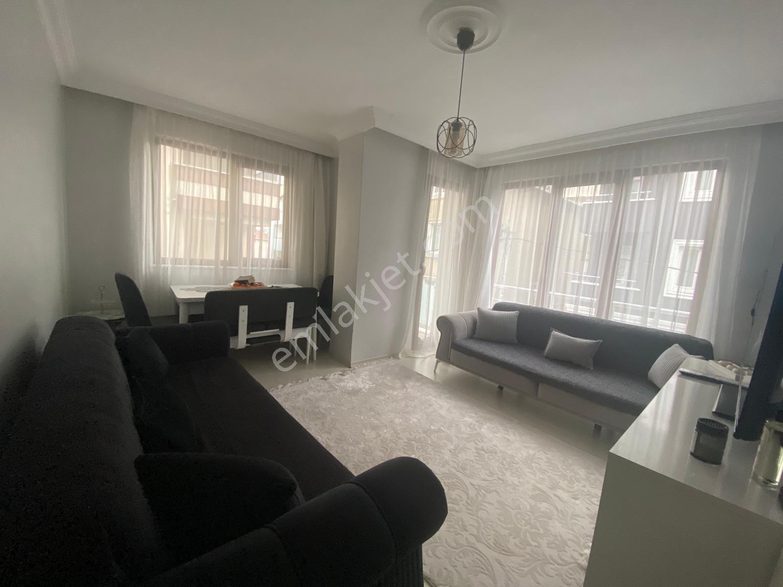 Oryaştan Ataşehir Kayışdağında Balkonlu,ebeveynli 85m2 2+1 Arakat Daire
