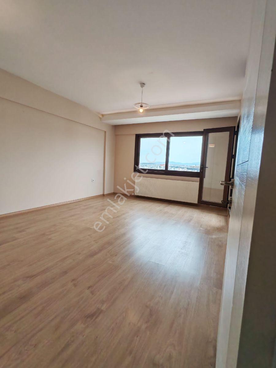 Sınırsız Krediye Uygun Metronun Yanında Site İçi 2+1 Genç Bina - Görsel 6