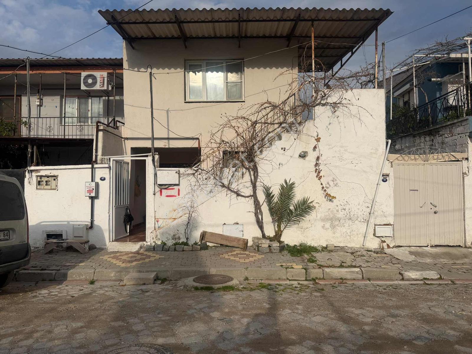 Merkez Gayrimenkulden Satılık Müstakil Ev