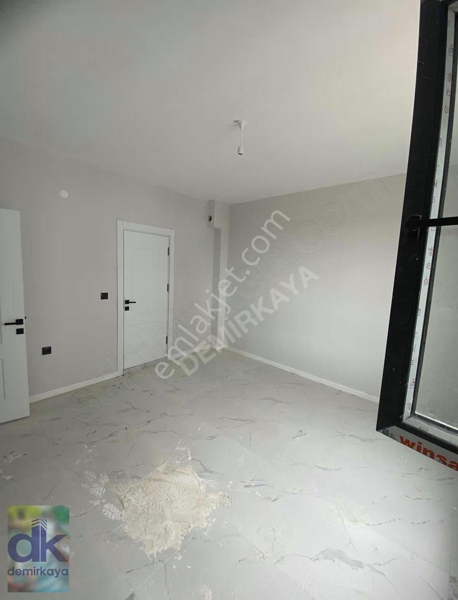 Z- 71 Evler Mahallesinde Site İçerisinde Kiralık 3+1 Sıfır Daire - Görsel 2