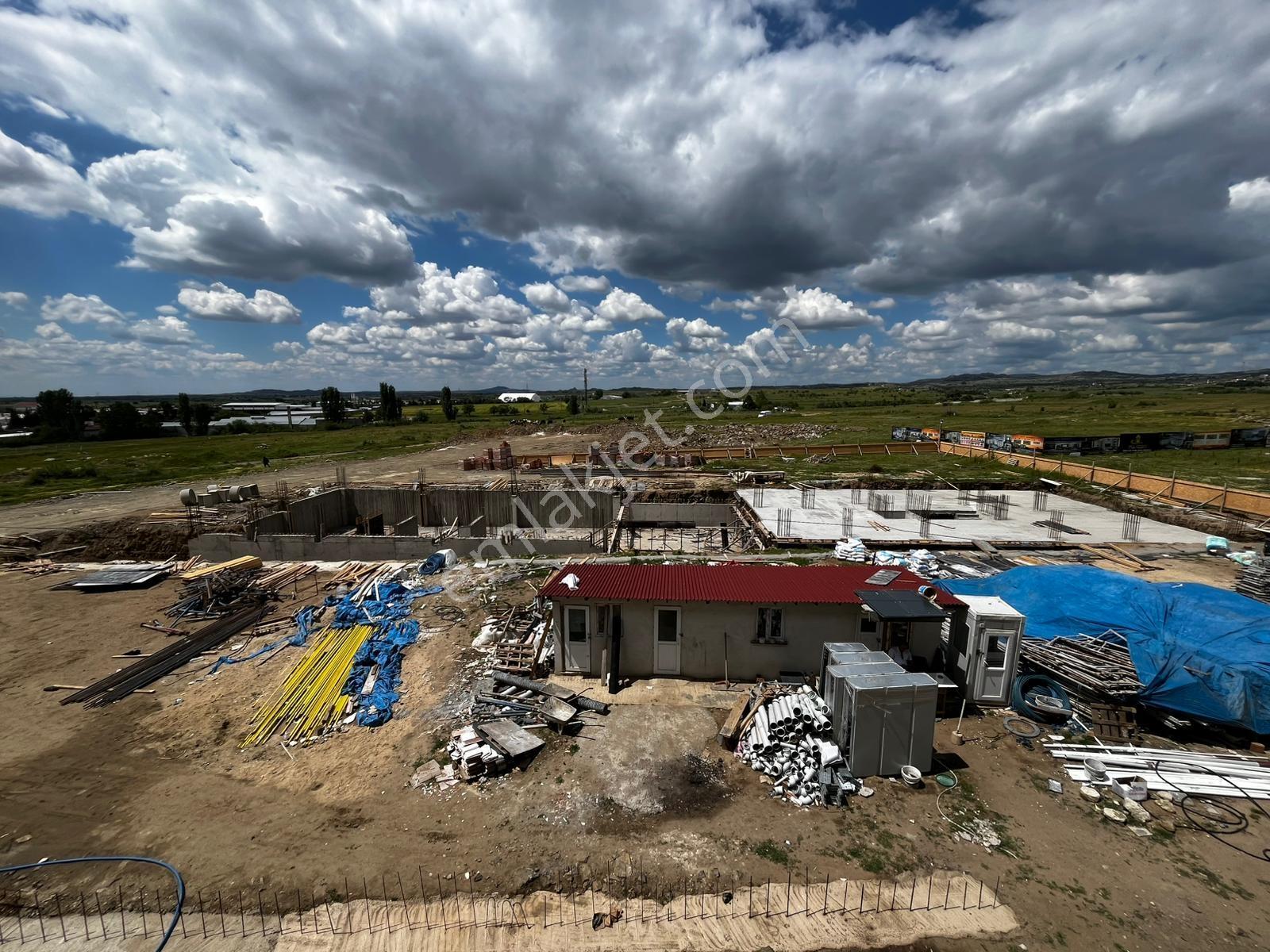 Atatürk Mahallesi Havuzlu Sitede Satılık 1+1 Arakat Daire - Görsel 20