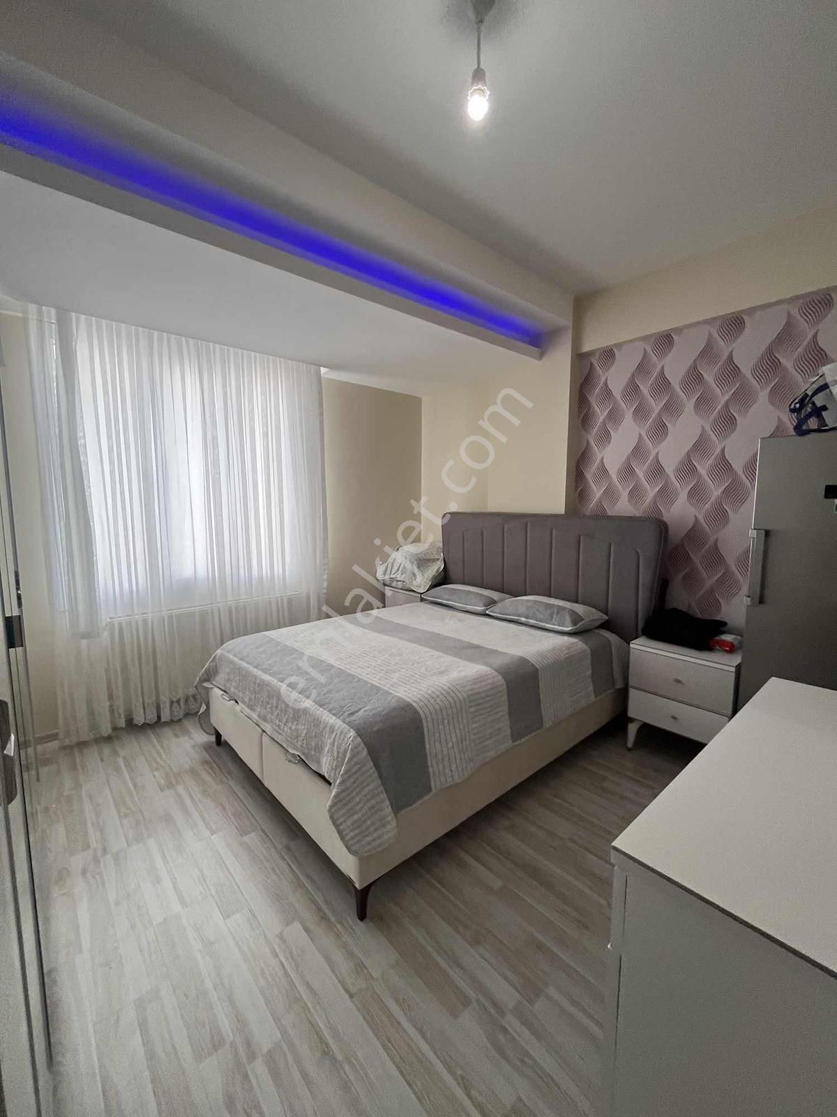 Med Life Gayrimenkul'den Bağcılarda Siverek Cad 2+1 Fırsat Daire - Görsel 3