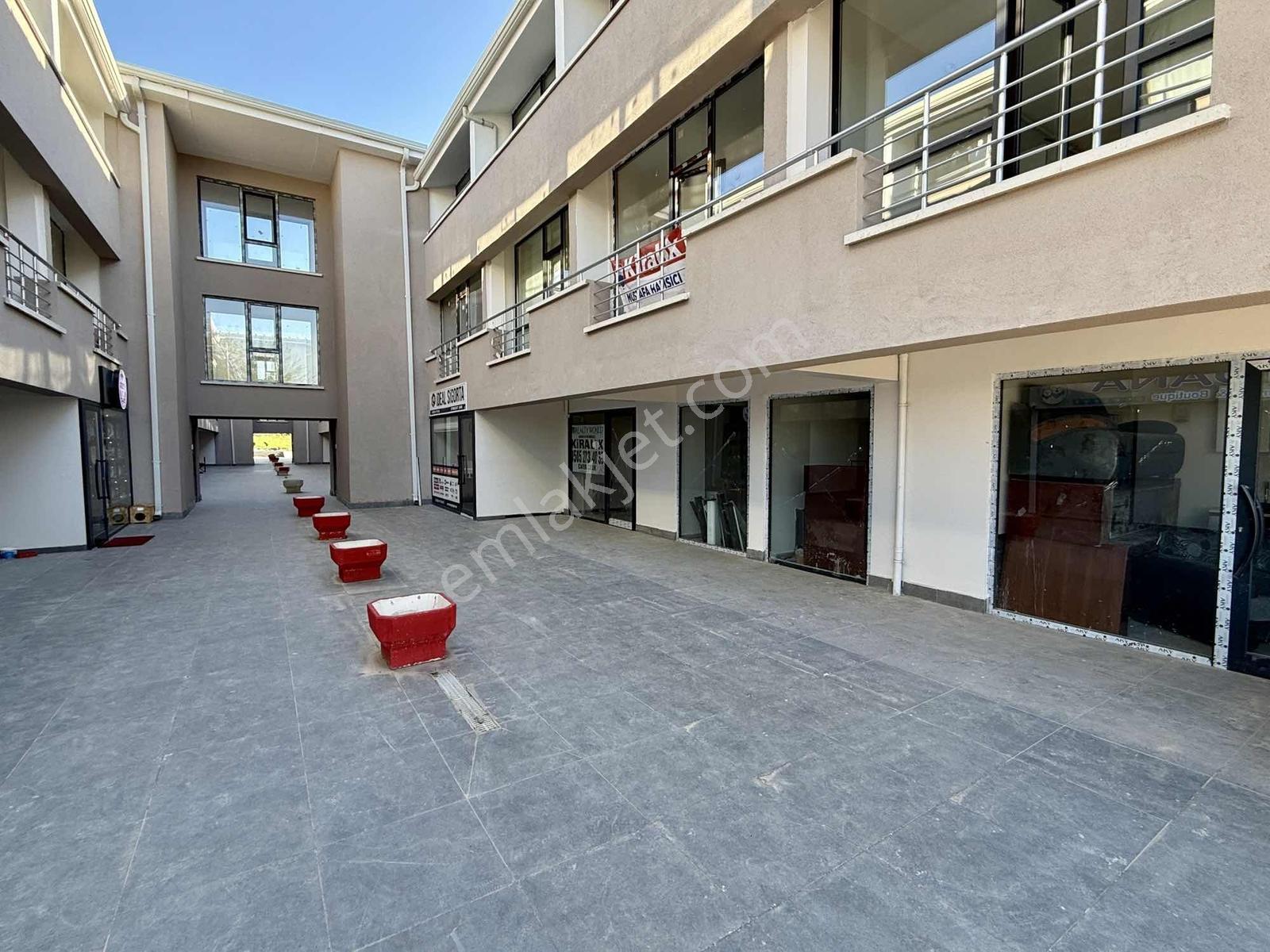 Bağlıca Merkezde Kiralık Sıfır 1+1 Dublex Daire/ofis