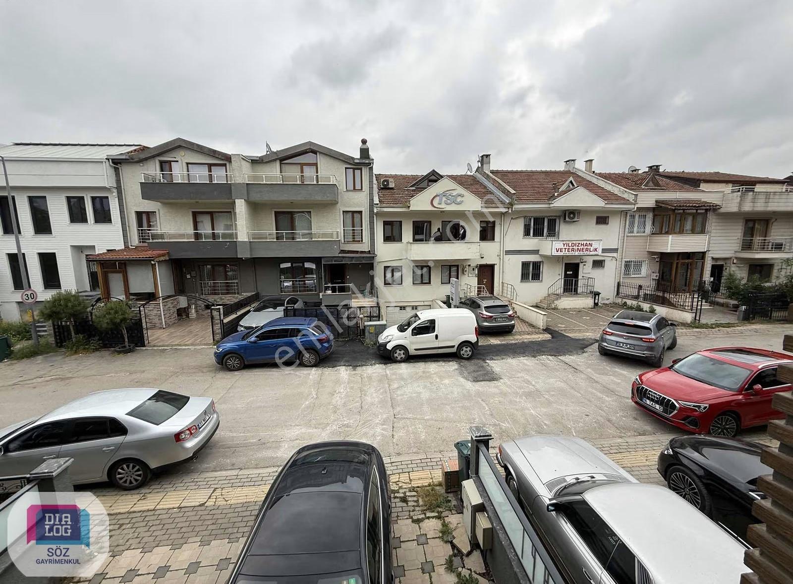 Nilüfer Altınşehir Satılık 3 Katlı Villa 210m² Metro Yakını - Görsel 16