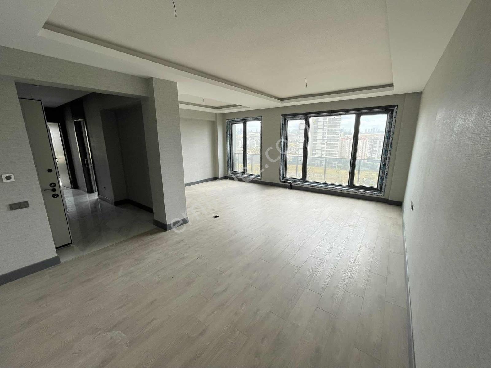 Site İçinde Sıfır 4+1 Satılık K.otoparklı Geniş Ferah Daire