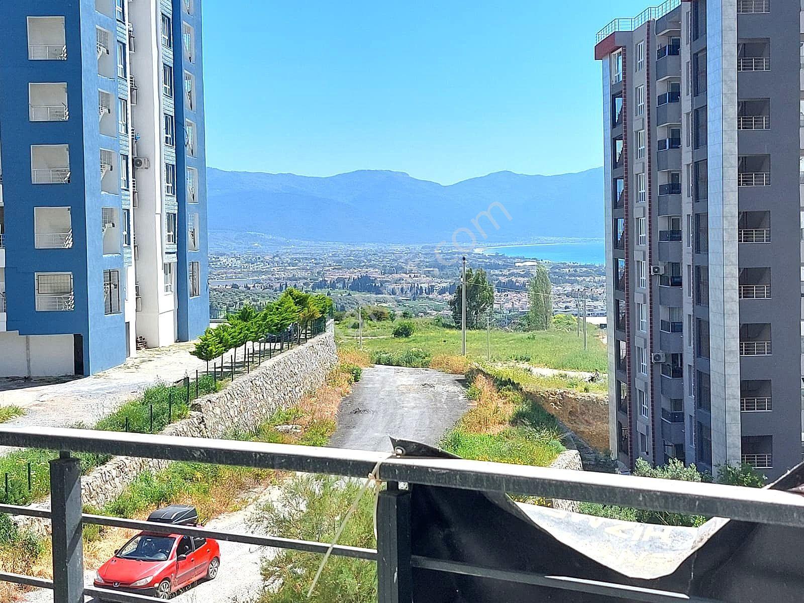 Kuşadası'nda Deniz Manzaralı Avm Yakını Eşyalı 2+1 Satılık Daire - Görsel 18