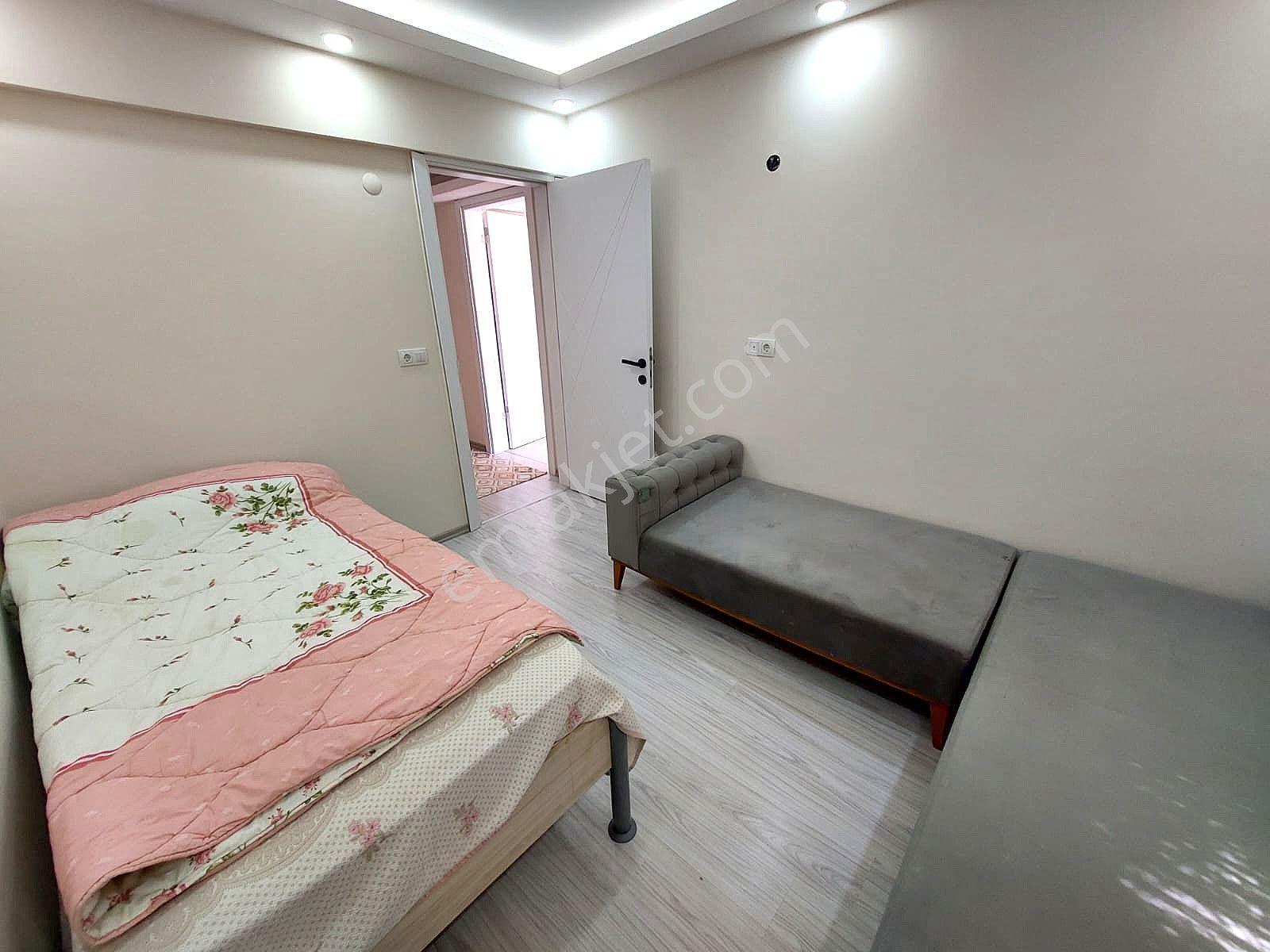 Kuşadası'nda Deniz Manzaralı Avm Yakını Eşyalı 2+1 Satılık Daire - Görsel 14
