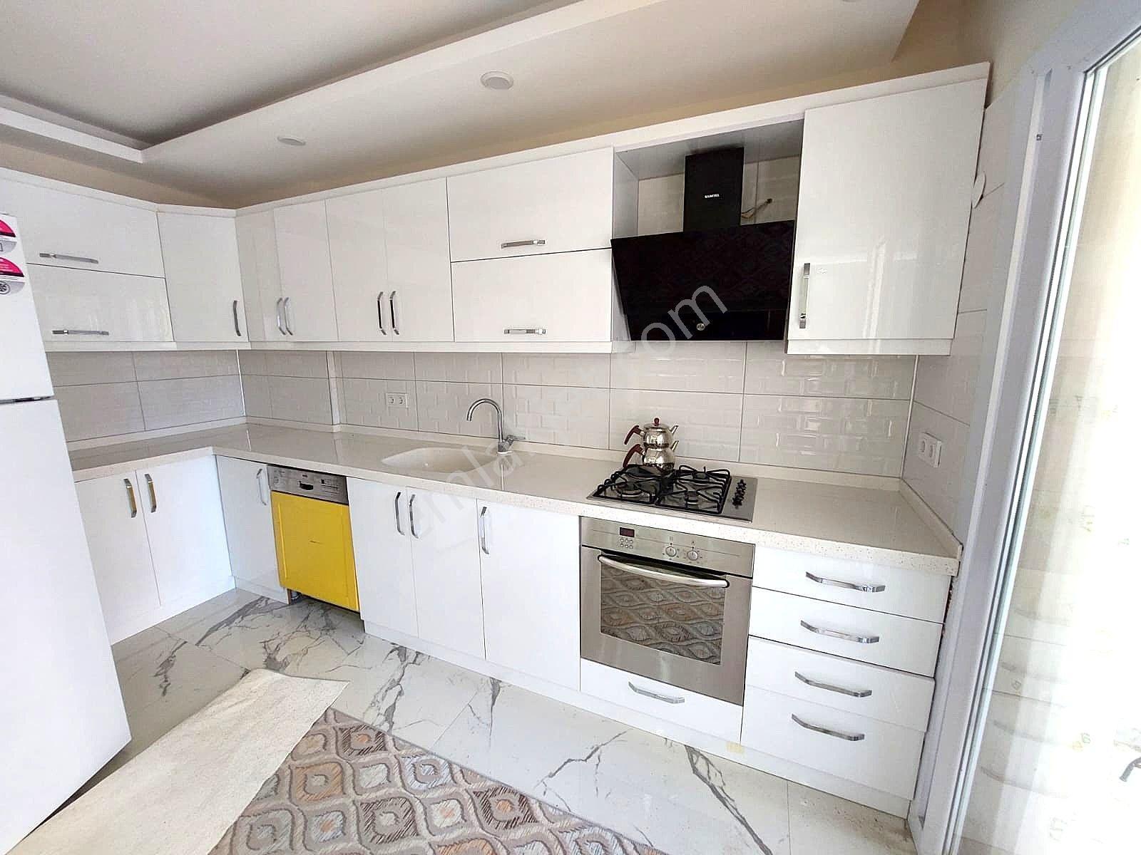 Kuşadası'nda Deniz Manzaralı Avm Yakını Eşyalı 2+1 Satılık Daire - Görsel 7