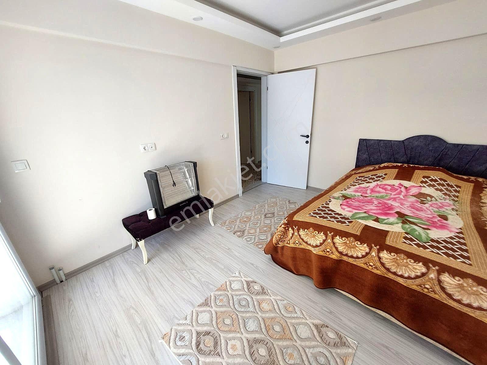 Kuşadası'nda Deniz Manzaralı Avm Yakını Eşyalı 2+1 Satılık Daire - Görsel 12