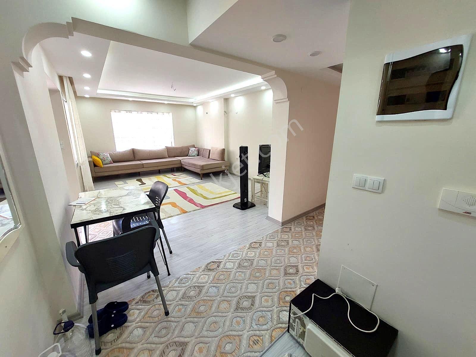 Kuşadası'nda Deniz Manzaralı Avm Yakını Eşyalı 2+1 Satılık Daire - Görsel 9
