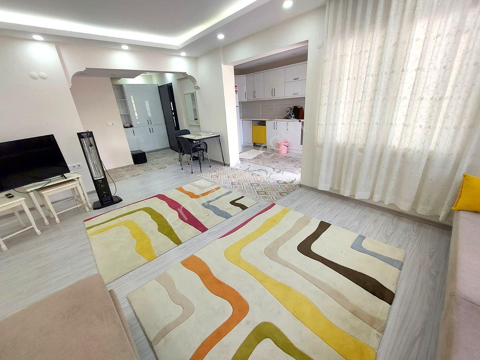 Kuşadası'nda Deniz Manzaralı Avm Yakını Eşyalı 2+1 Satılık Daire - Görsel 6