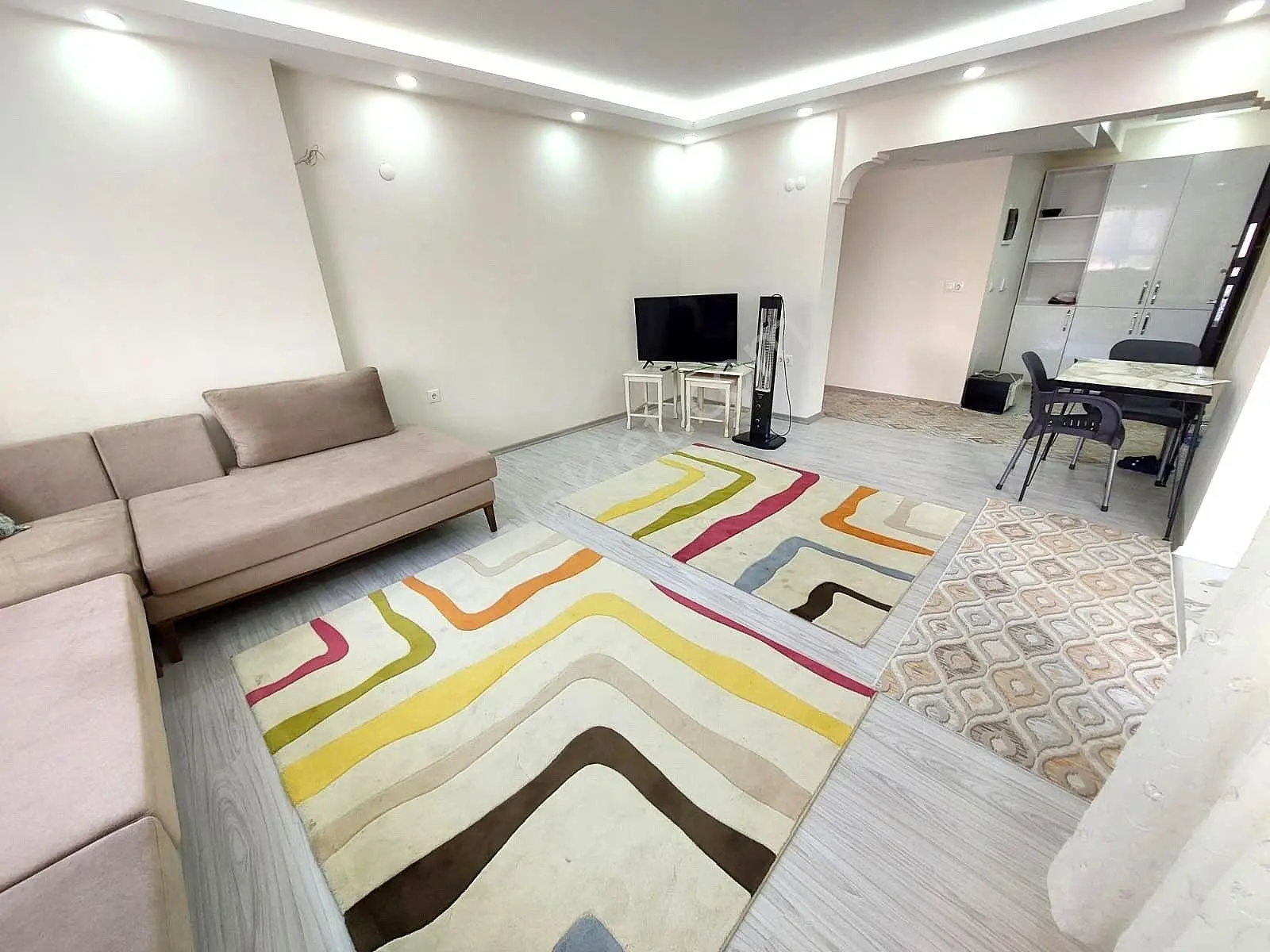 Kuşadası'nda Deniz Manzaralı Avm Yakını Eşyalı 2+1 Satılık Daire - Görsel 5