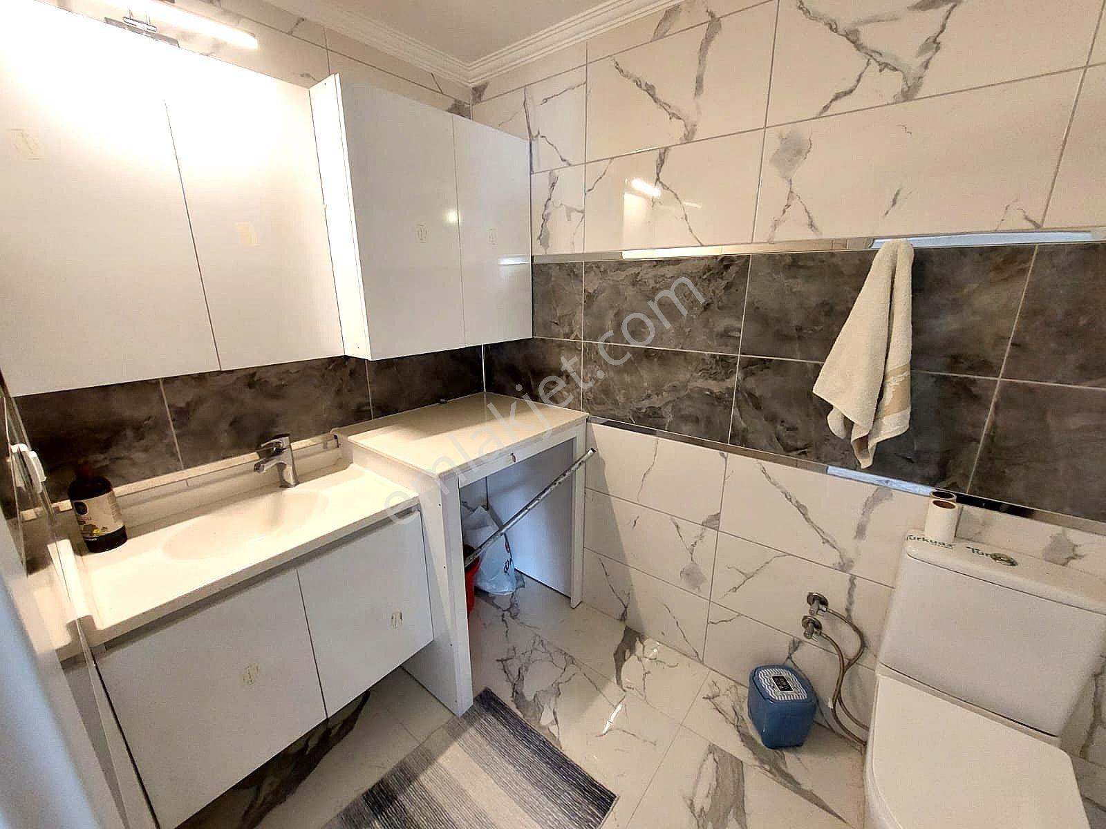 Kuşadası'nda Deniz Manzaralı Avm Yakını Eşyalı 2+1 Satılık Daire - Görsel 16