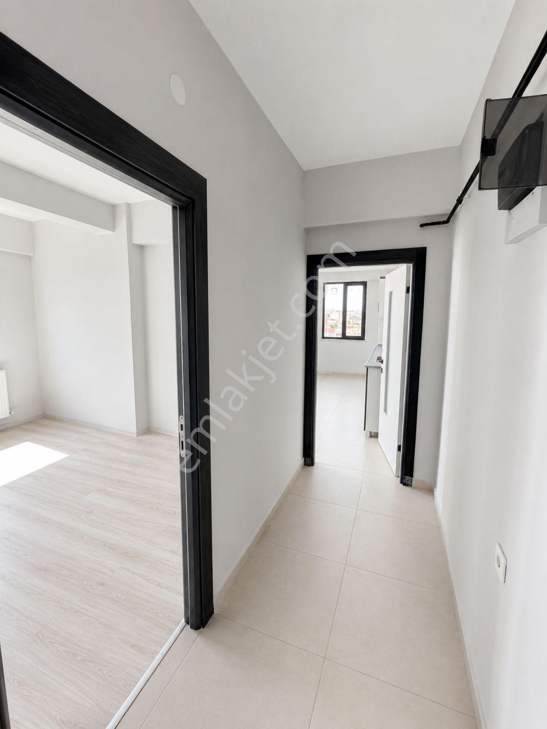 İnönü Mah Kiralık 1+1 Lüx Sıfır Daire - Görsel 13