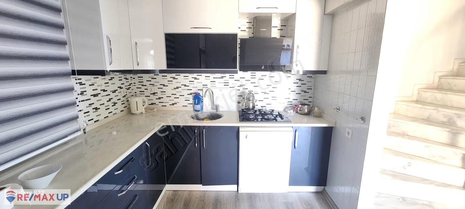 Çeşme Cumhuriyet Mah. Denize 20 Adım Satılık Villa - Görsel 19