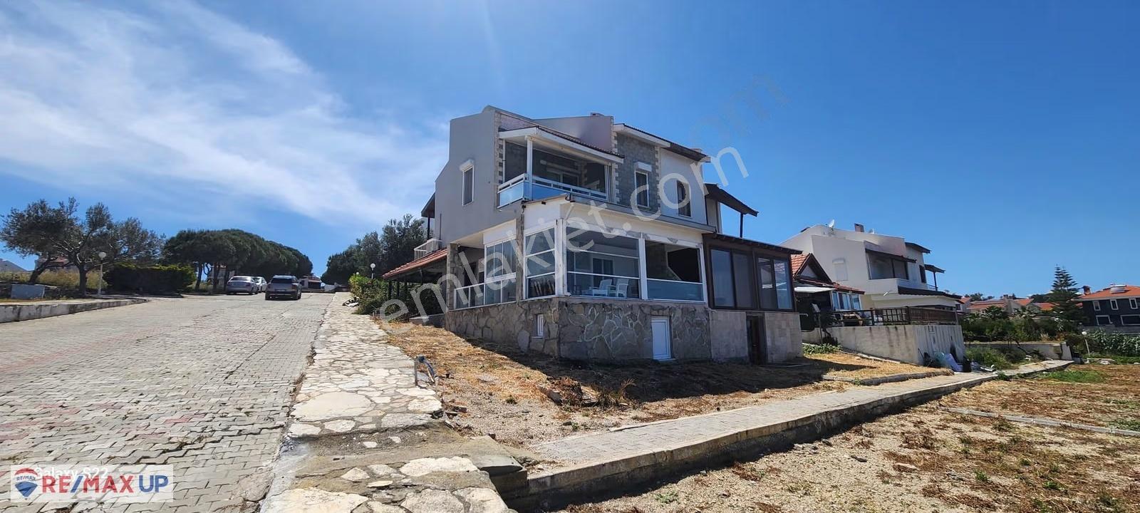 Çeşme Cumhuriyet Mah. Denize 20 Adım Satılık Villa - Görsel 18