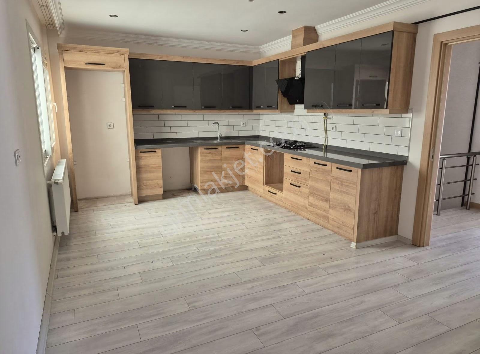 Ulukent 29 Ekim De Krediye Uygun 3+1 195 Metre Dubleks Daire