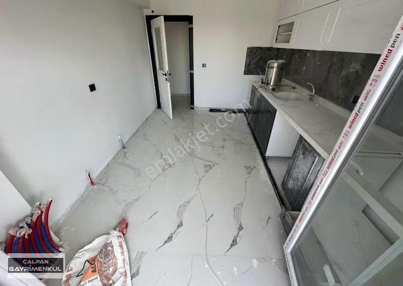 Bostancık Mah. Cadde Üzeri Sıfır Binada Yapılı Katta Fırsat 3+1 - Görsel 8