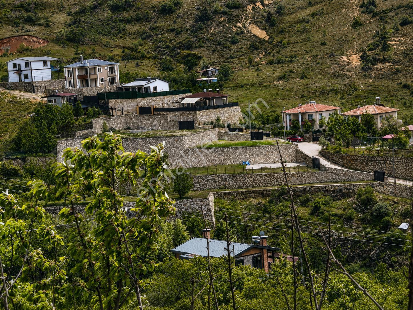 Gündüzbey Adıyaman Yolu Üstü 950 Metre Manzaralı Satılık Arsa