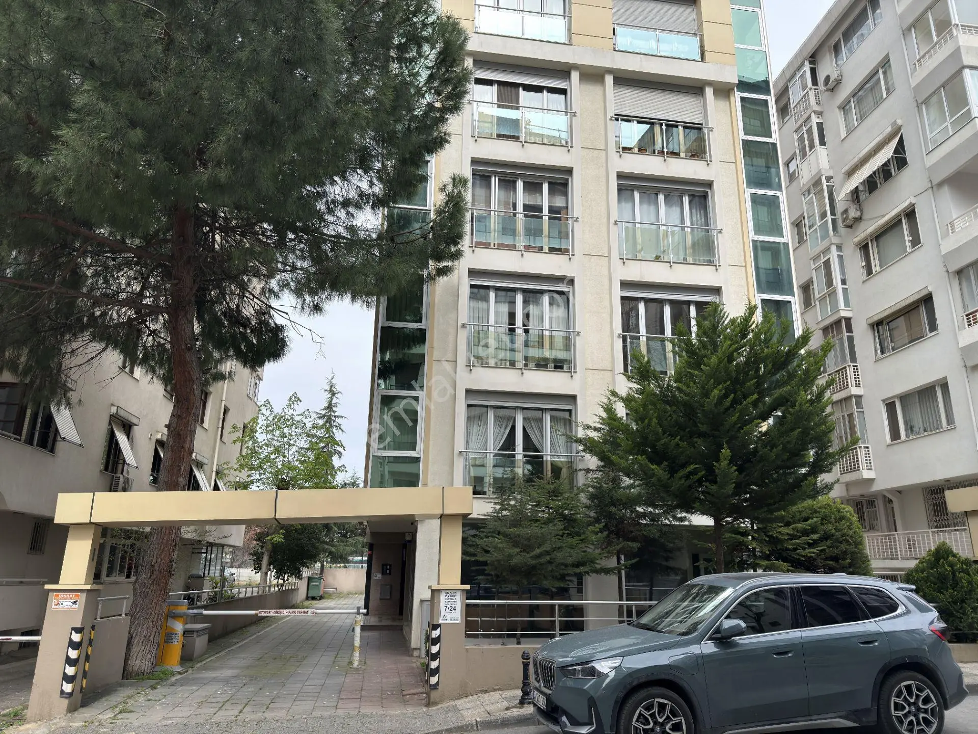 Göztepe Bağdat-tren Arası 2011 Yapım 2 Banyolu 135m2 Satılık 3+1