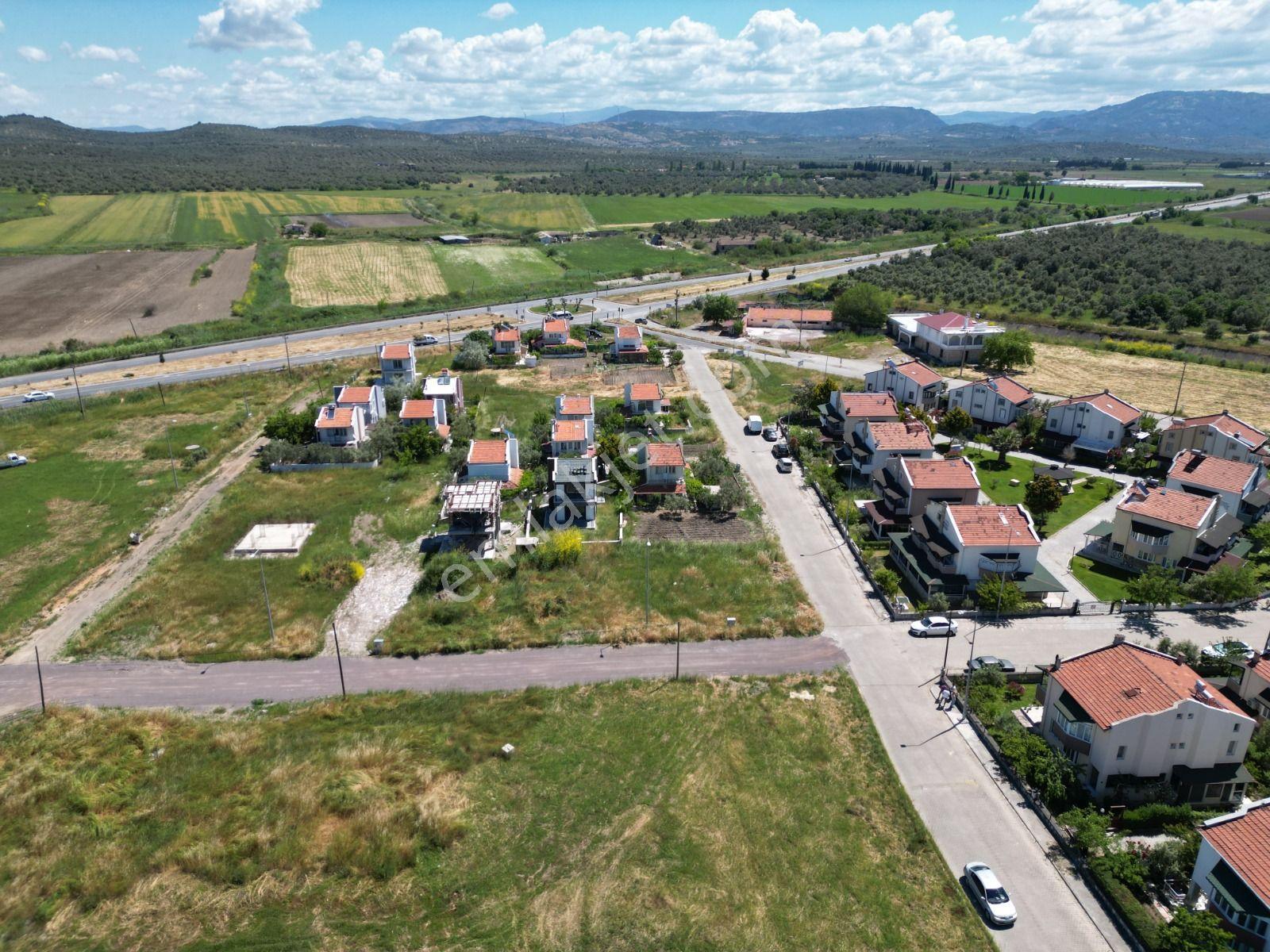 Ayvalık Altınova Kazan Bölgesinde Satılık Köşe Konum 225 M² Arsa - Görsel 6