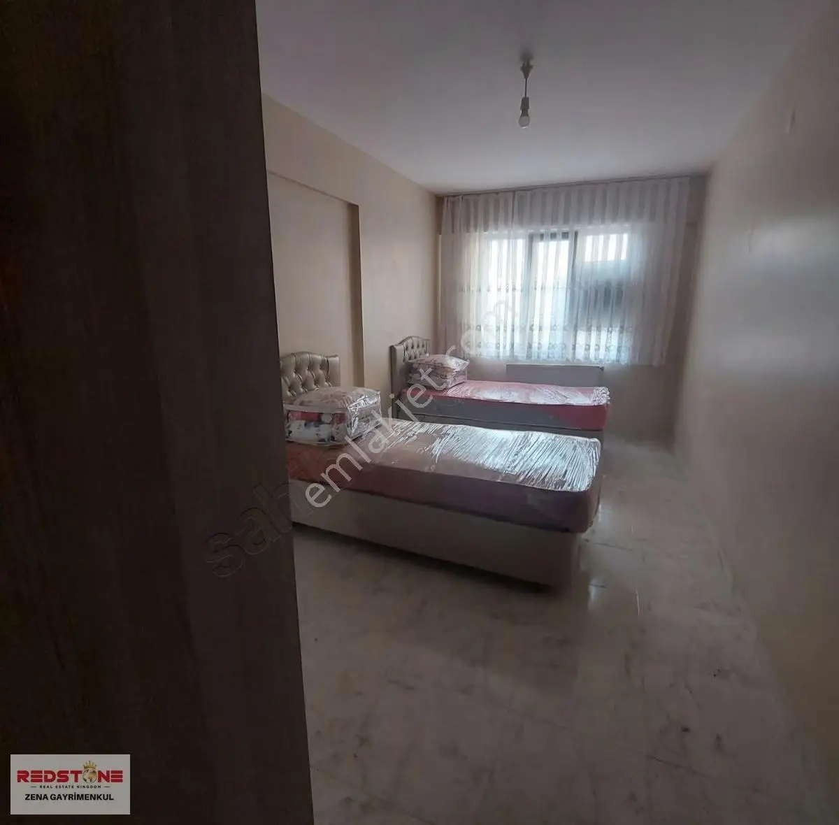 Redstone-zena'dan Çarşı Merkezde Eşyalı 1+1 Kiralık Daire - Görsel 2
