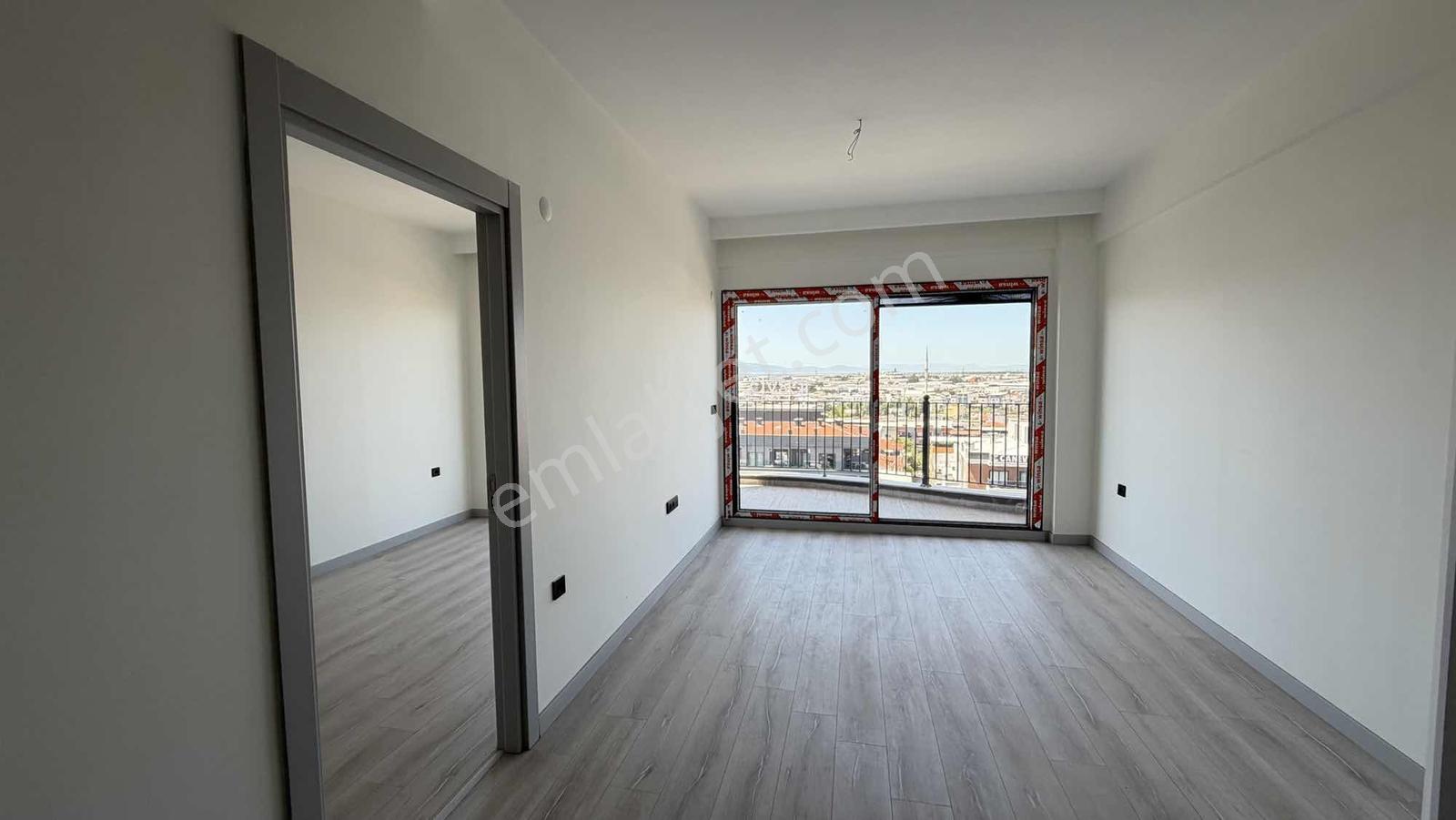 Anadolu Caddesi Üzerinde Havuzlu Sıfır Binada 1+1 Kiralık Daire - Görsel 12