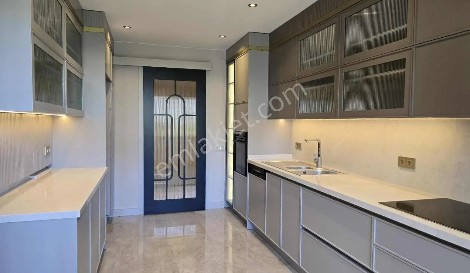 Reşat Paşa Konağı Yanında Yeşillikler İçerisinde 170 M² Net 3+1 - Görsel 3