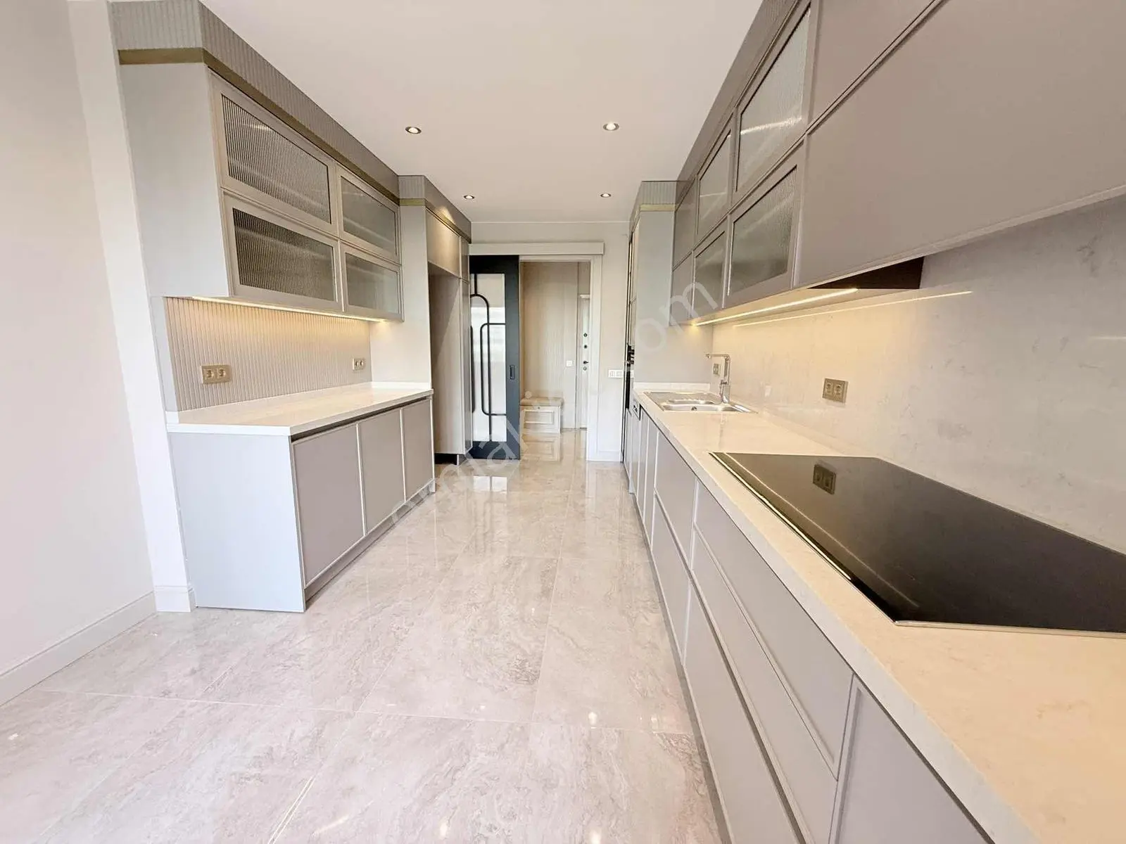 Reşat Paşa Konağı Yanında Yeşillikler İçerisinde 170 M² Net 3+1