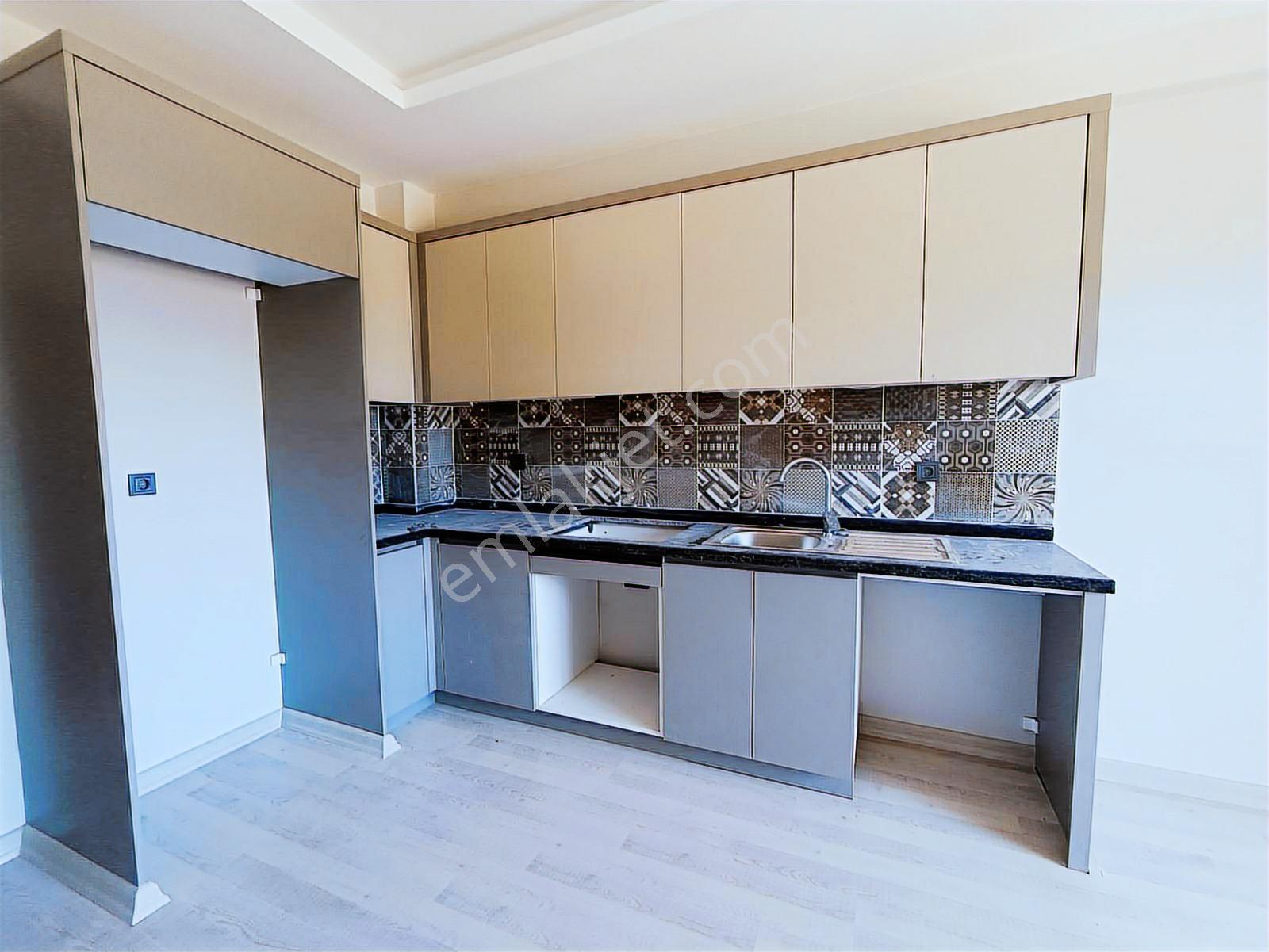 Bm"den 2.çevre Yolunda 1+1 Lüks-otoparklı Kiralık Daire - Görsel 2
