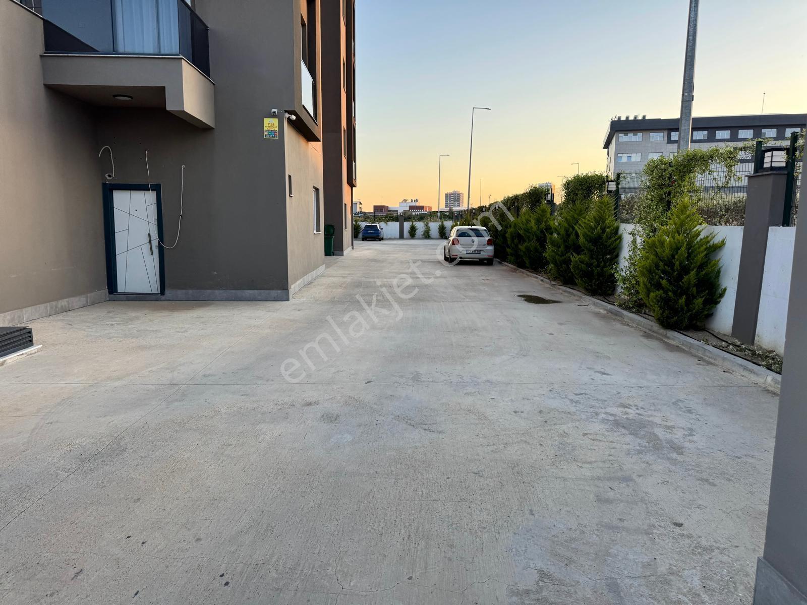 Bm"den 2.çevre Yolunda 1+1 Lüks-otoparklı Kiralık Daire - Görsel 23
