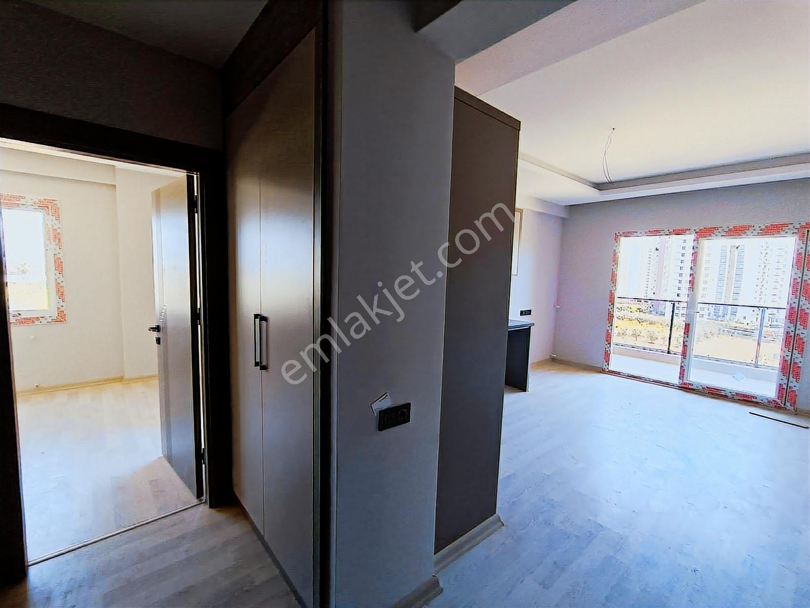 Bm"den 2.çevre Yolunda 1+1 Lüks-otoparklı Kiralık Daire - Görsel 13