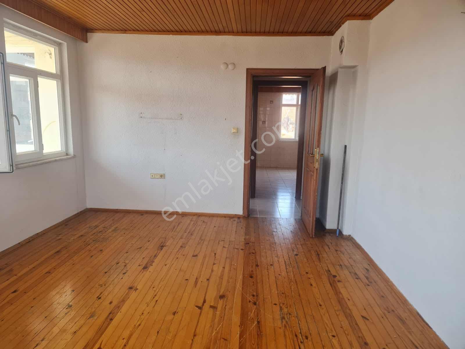 Aşşağıpazarcı Mahallesi 3+1 3. Kat Kiralık Daire - Görsel 2