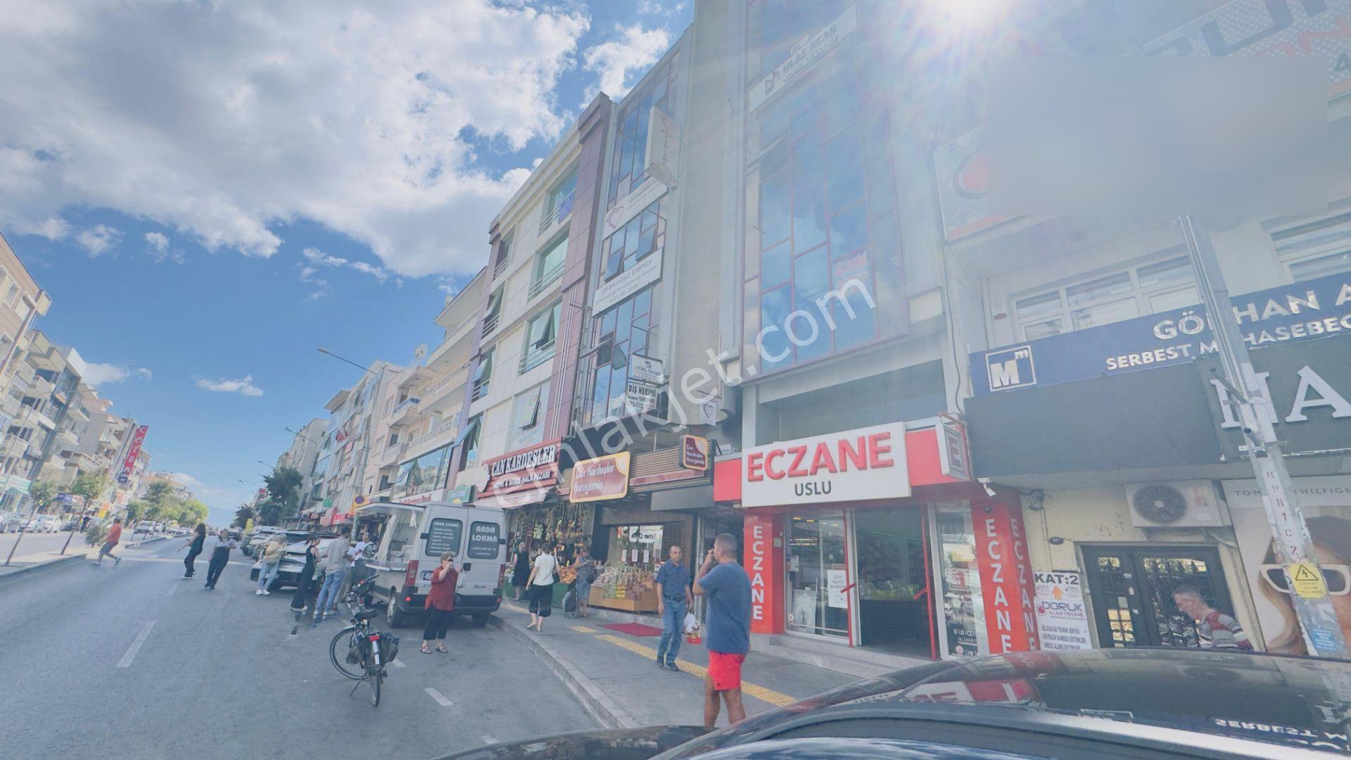 Narlıdere Mithatpaşa Cadde Üzeri | Tabela Değeri Yüksek | 1+1 Kiralık Ofis - Görsel 3