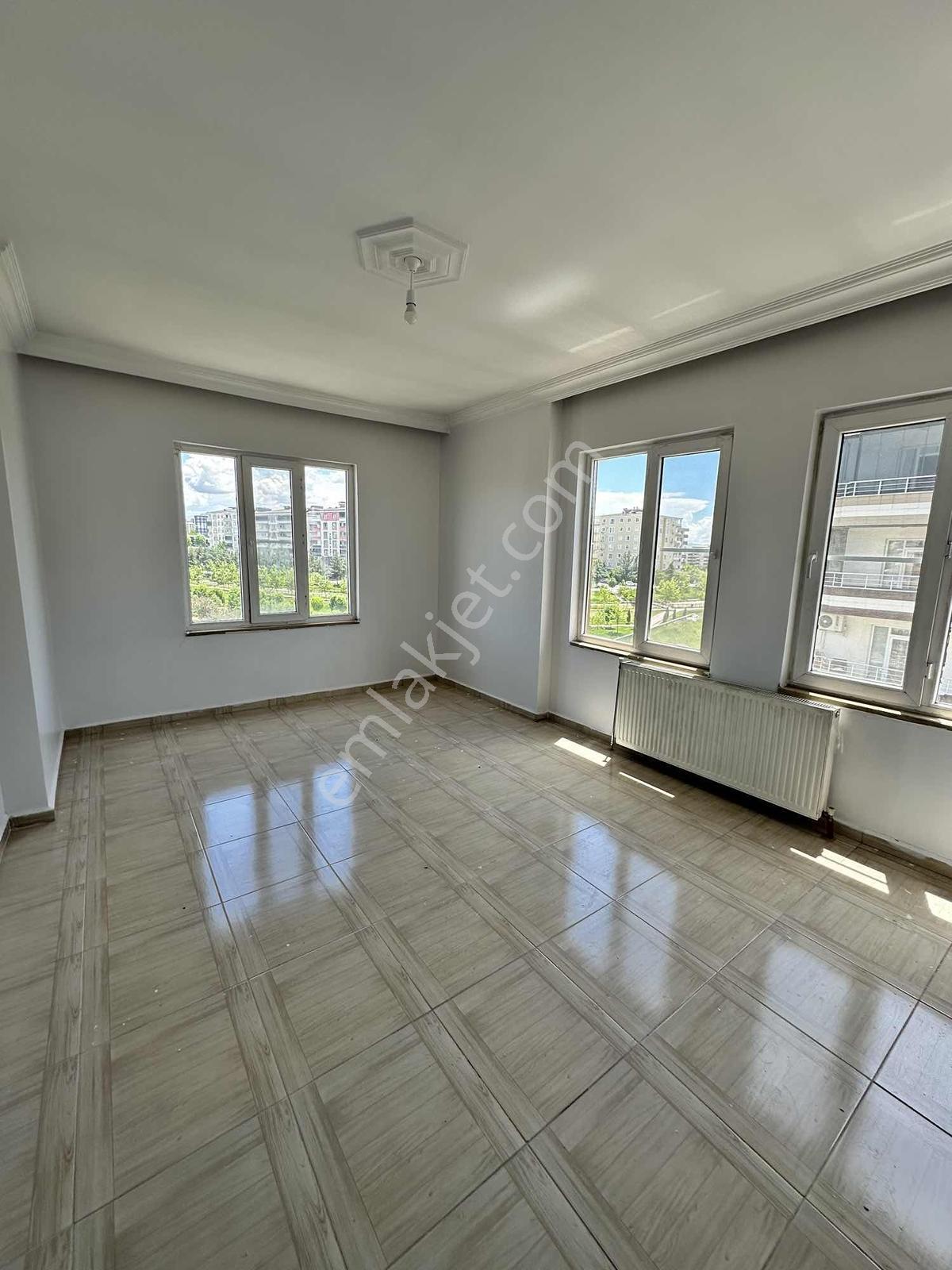 Turan Emlak'tan Tılmerç Mah.şahmar Karşısı Kiralık 3+1 Daire - Görsel 8