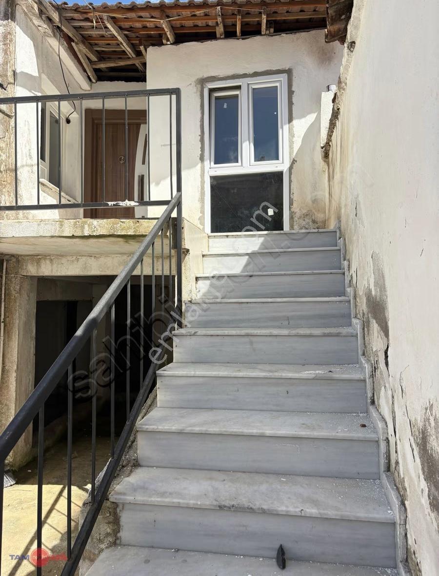 Bergama Barbaros Mah.kireççiler Sokağında Satılık Müstakil Ev - Görsel 12