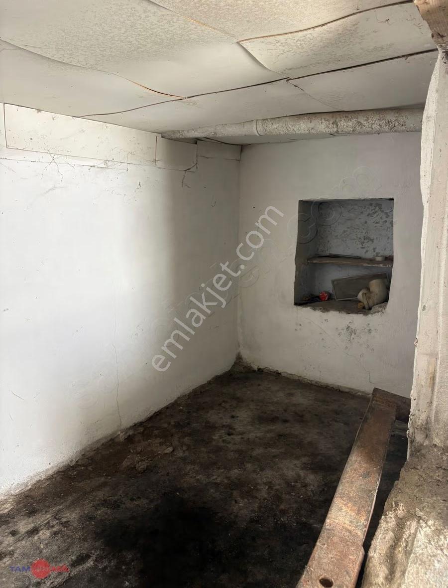 Bergama Barbaros Mah.kireççiler Sokağında Satılık Müstakil Ev - Görsel 11