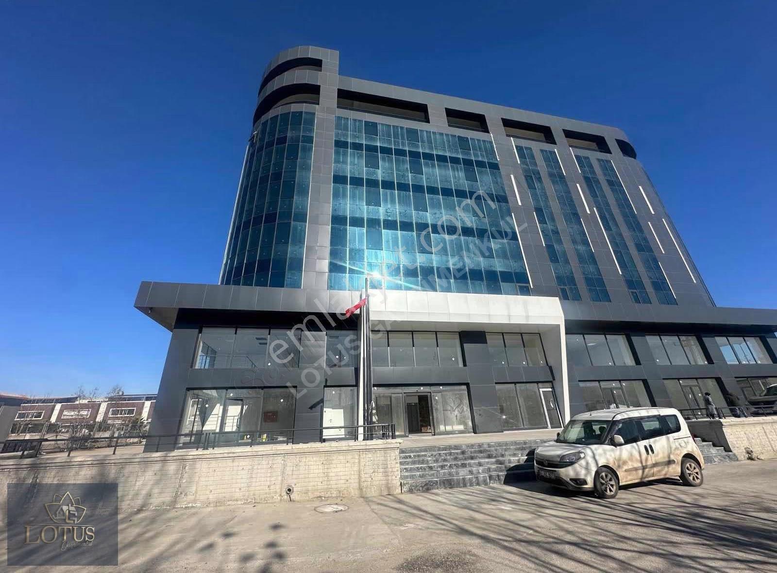 İzmitin En Prestijli Projesi Sapphıre,de 96 M2 Kiralık Mağaza - Görsel 7