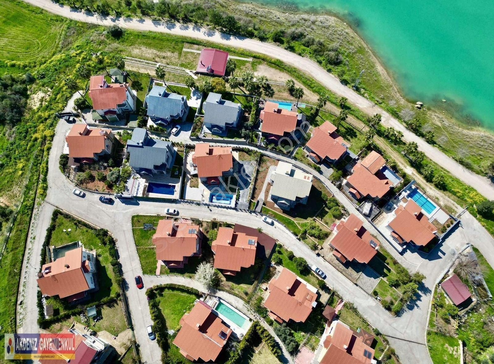 Site İçi 720 M2 Arsa İçerisinde Göl Manzaralı Kiralık Villa - Görsel 20