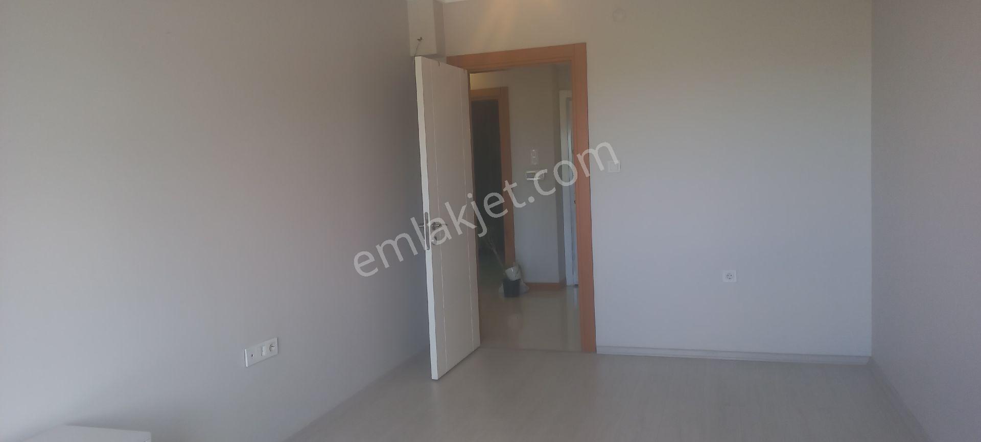 Kazımıyede 3+1 Luks Daıre Ebeveny Banyolu - Görsel 4